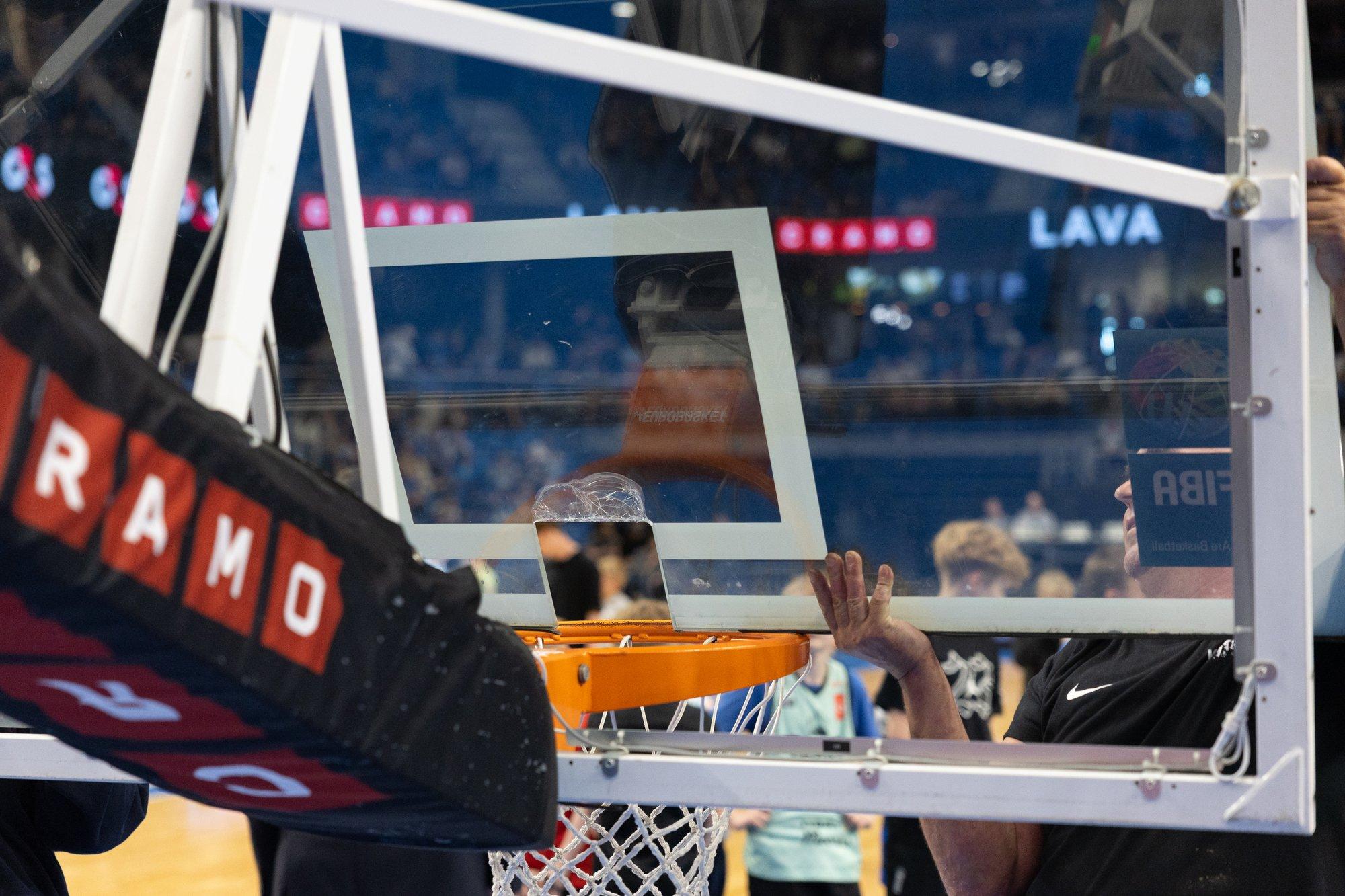 FOTO | Tartlased viskasid eelmise finaalmängu üle nalja ja reklaamisid Jalen Henryle varulauda