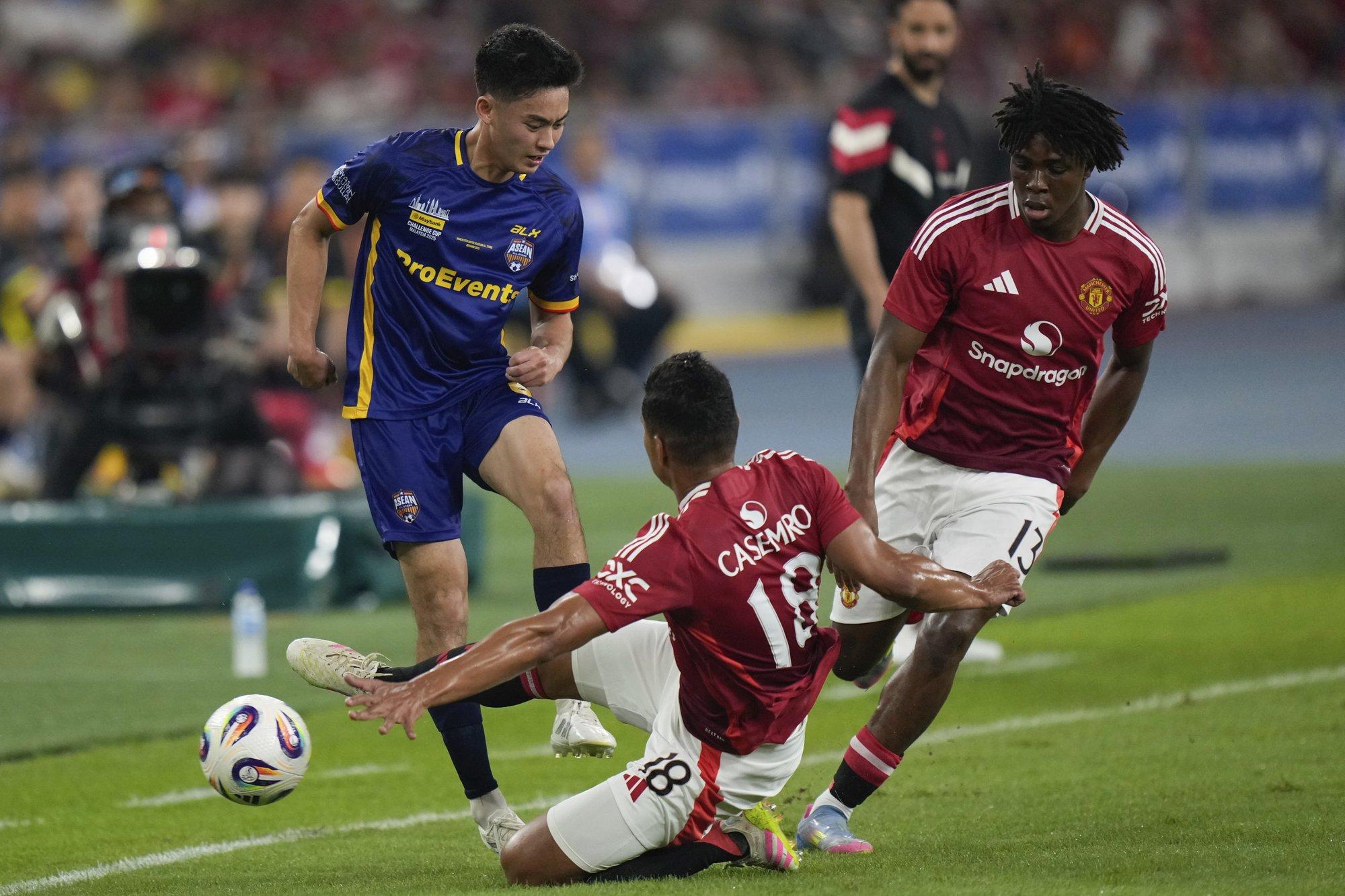 Manchester United sai Aasia turneel piinliku kaotuse