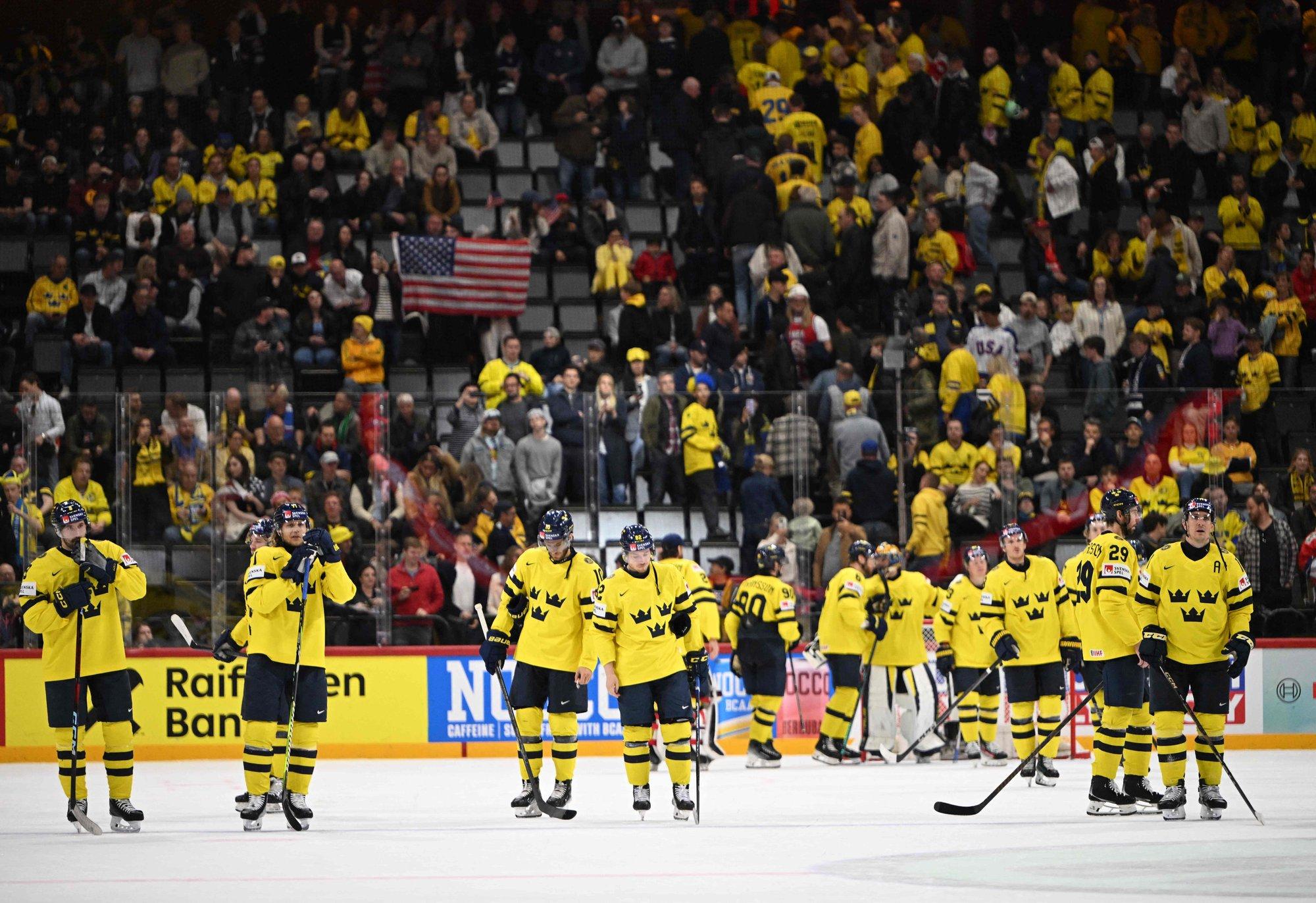 Rootslased rüvetasid MM-il USA rahvushümni