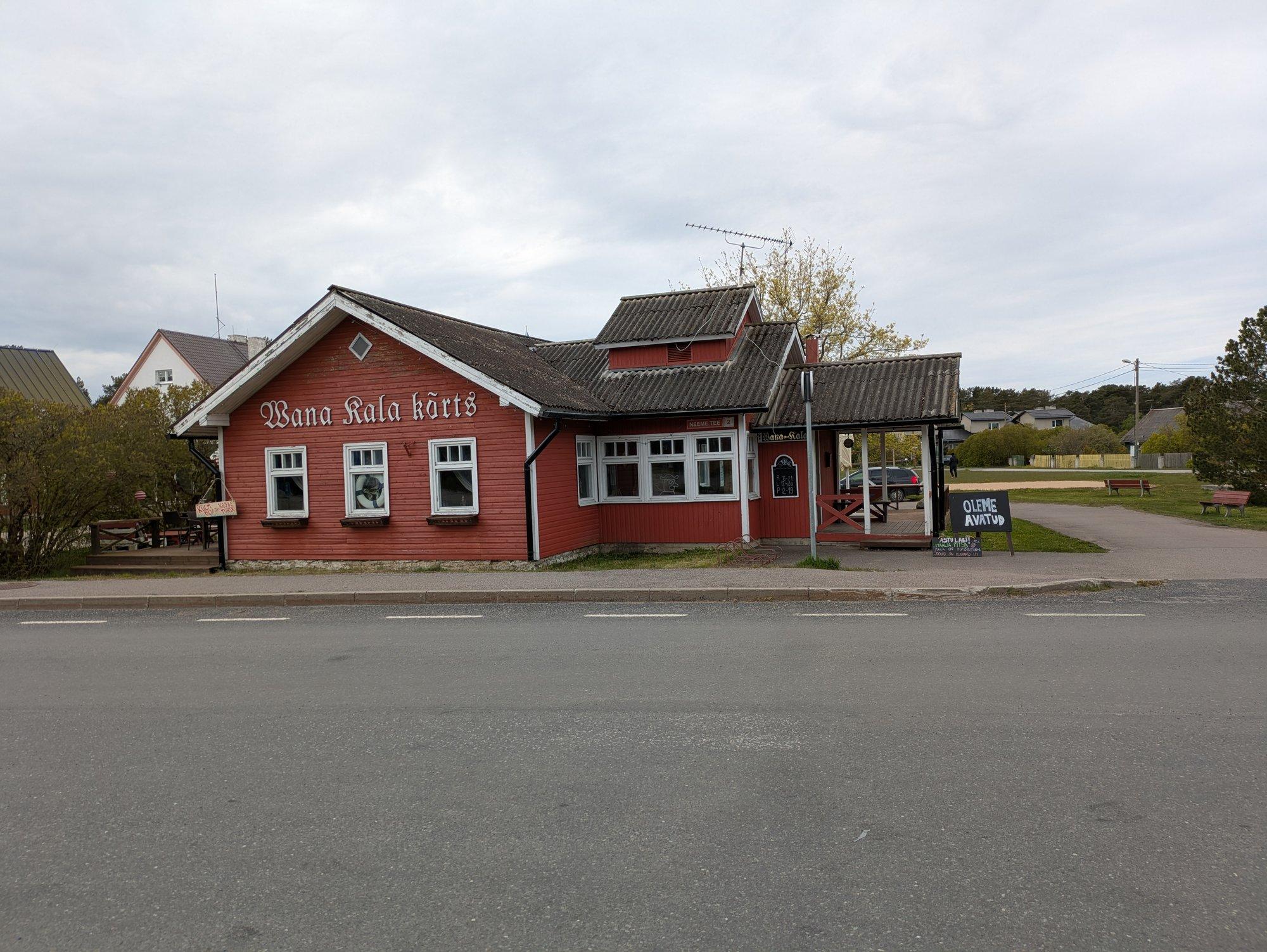 KÖÖGI KOMANDO | Kõrts, mille burgeri järele limpsavad keelt ka tallinlased