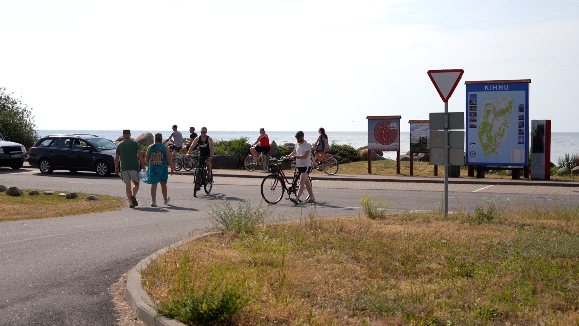 „Kas tõesti peab kellegi elu liiga lühikeseks jääma?“ -  Kihnu rahvas on hädas kihutajatega ja transpordiametiga, kes midagi ette ei võta
