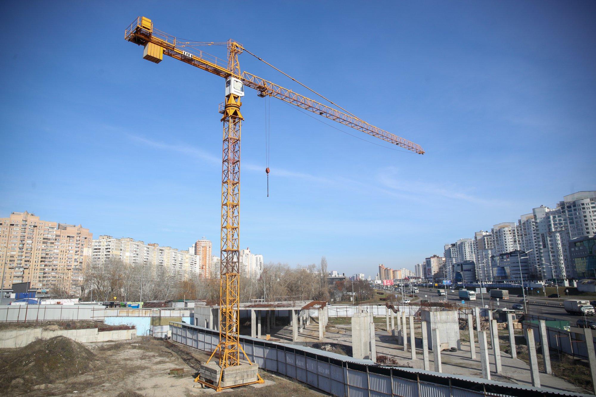 DELFI UKRAINAS | Kiievi ehitusplatsidel käib töö pommitamise, värbajate ja korruptsiooni kiuste edasi