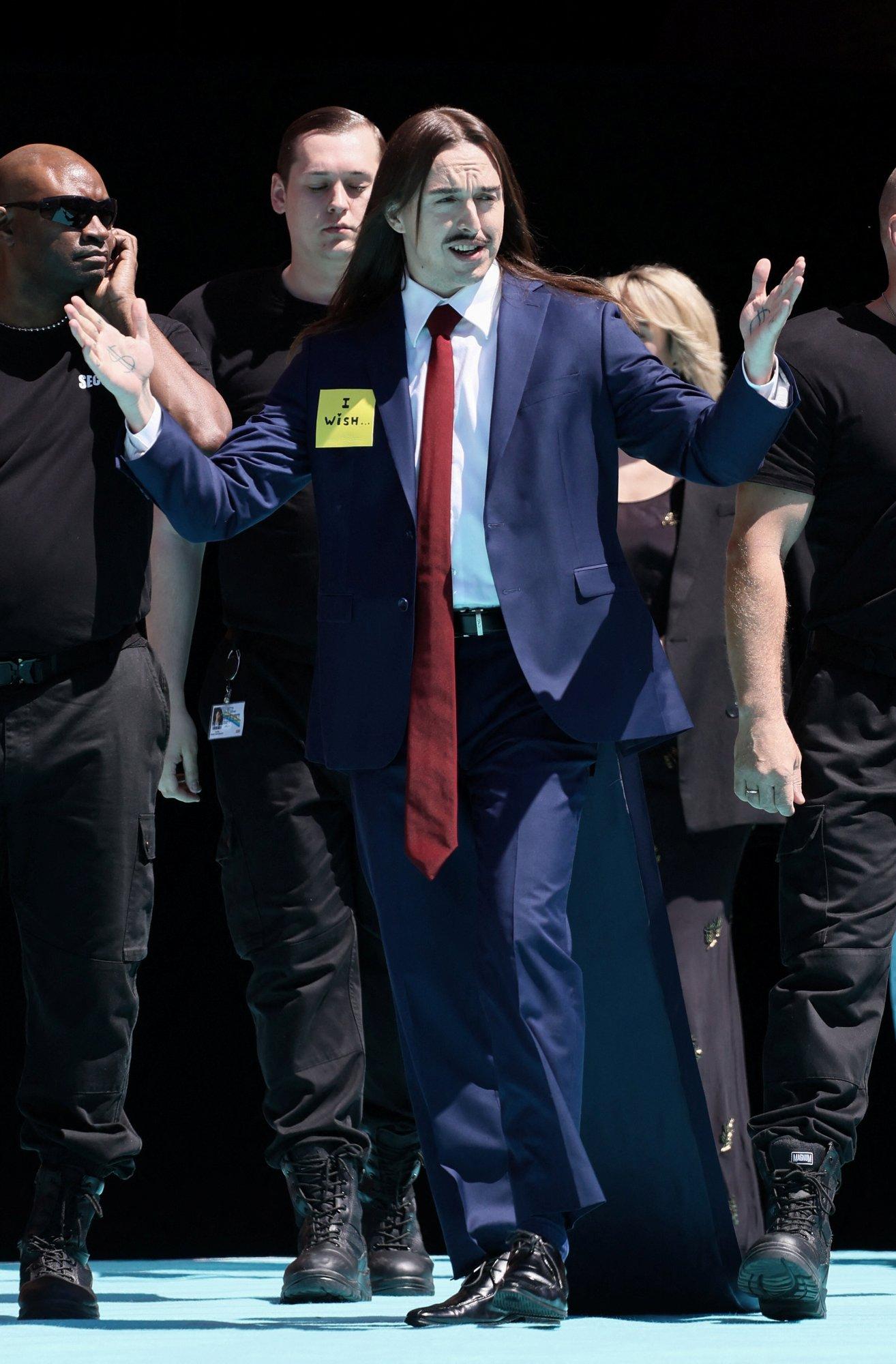 KROONIKA BASELIS | Eurovisioni avatseremoonia on täies hoos! Tommy Cash tantsib ja räägib kohvist