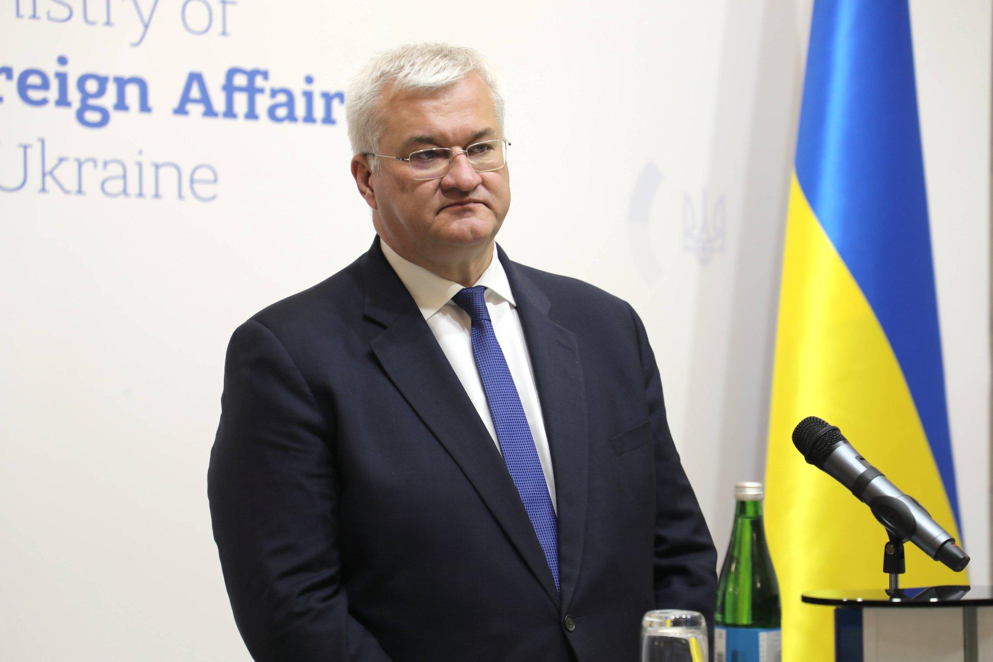 Ukraina välisminister: nagu oletada oli, osutus Putini paraadivaherahu farsiks