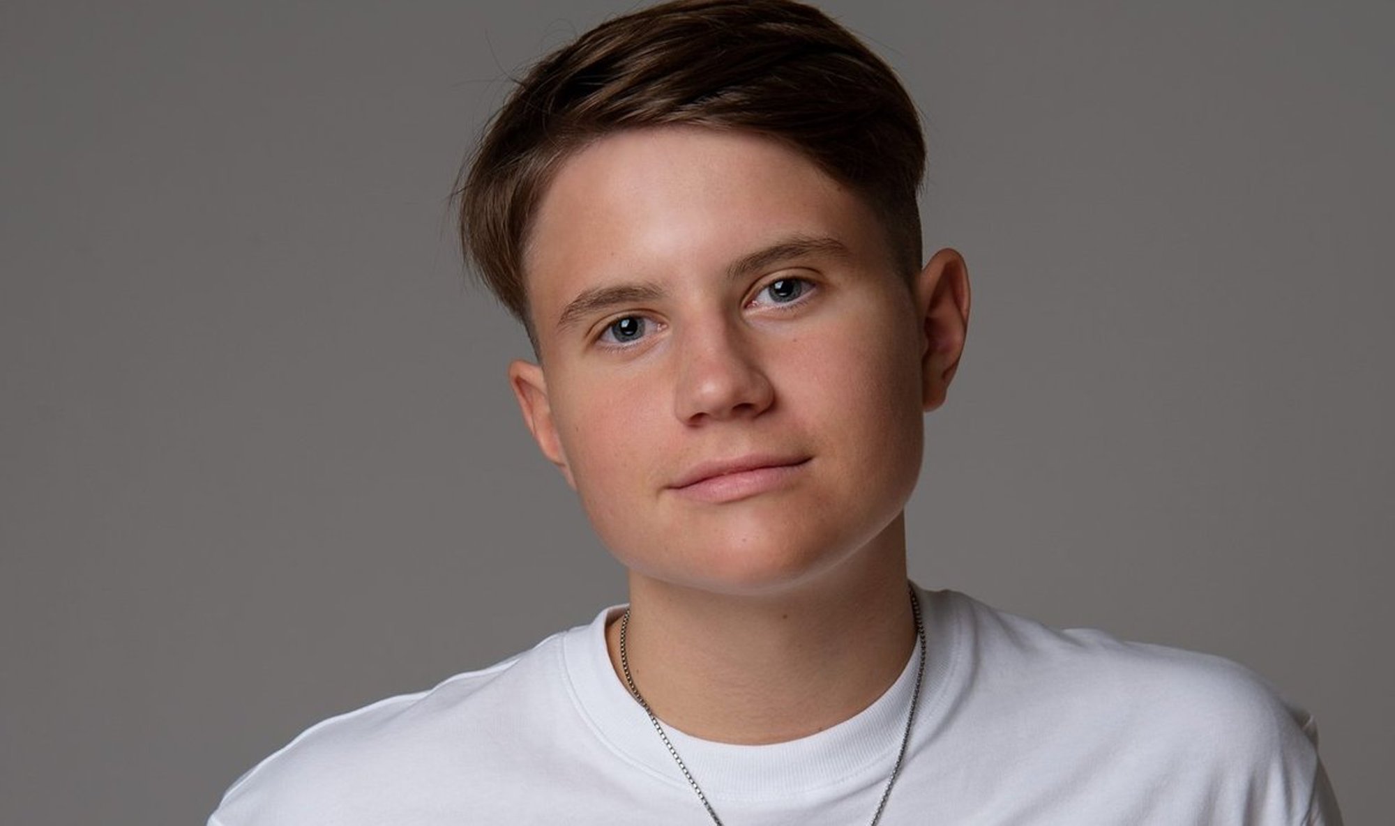 VIDEO | „Mind ajab veits kettasse!“ Kas Tõnistete artistina läbi lüüa üritav poeg ostab endale Spotifys kuulamisi?