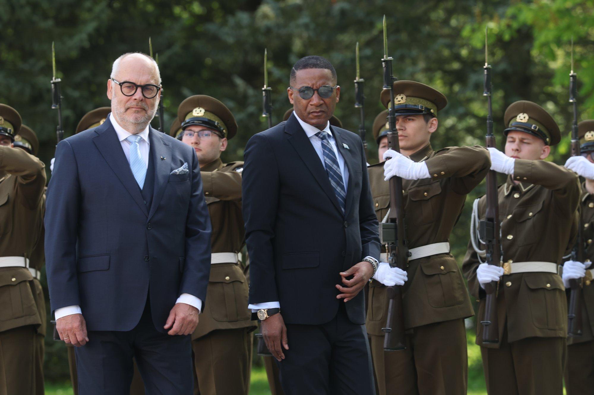 Botswana riigipea on esimese Aafrika liidrina riigivisiidil Eestis. Räägiti majandusest ja Ukrainast