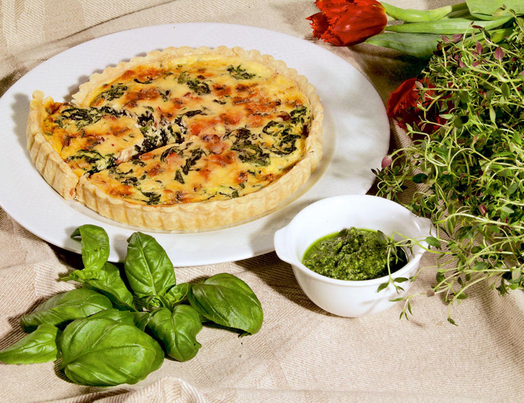 Pane kevadine rohelus taldrikule! Retseptid spinatipirukast nõgesepannkookideni