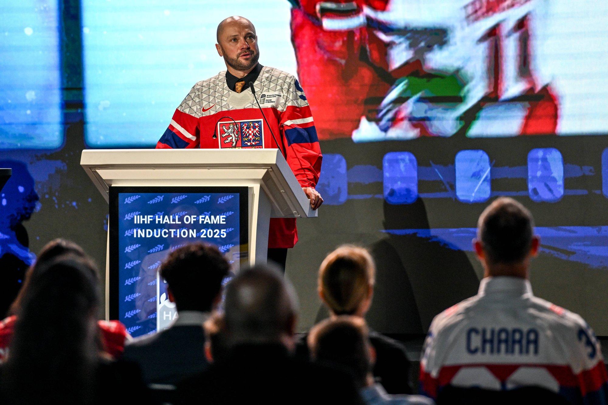 Tšehhi hokilegend sai abikaasalt siivutu kingituse. „Ta ütles, et nüüd on viimane võimalus“