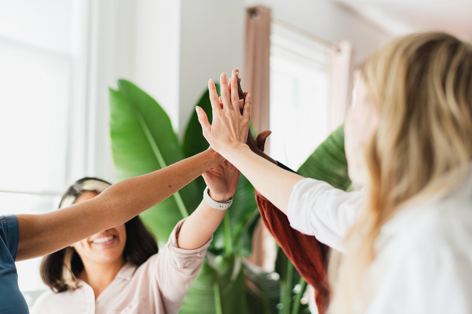 „Olen edukas motivatsioonikõneleja, aga ennast aidata ei osanud.“ Mel Robbinsi lihtne nipp annab jõudu argitoimetusteks