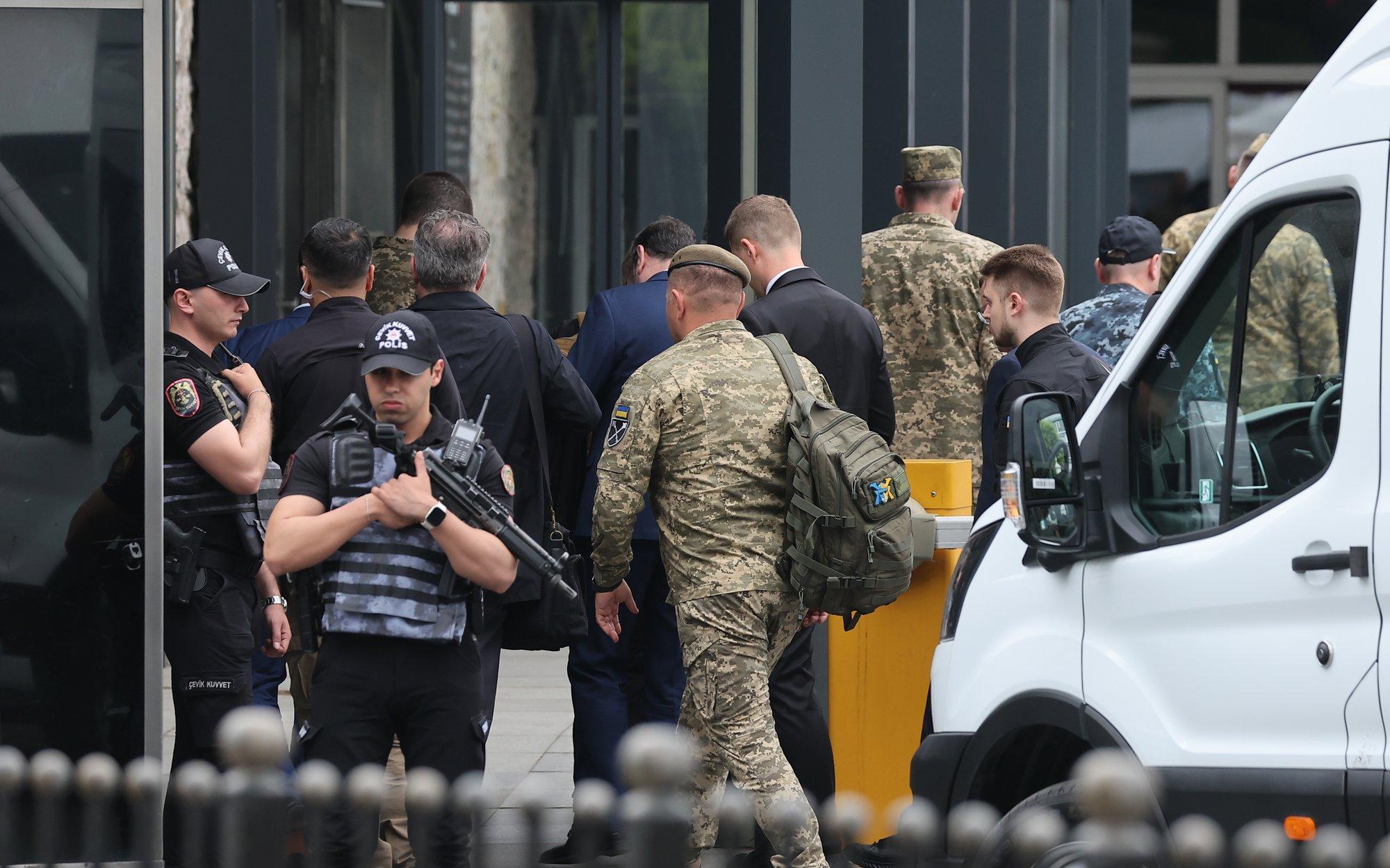 Venemaa ja Ukraina alustasid Istanbulis kõnelusi. Umerovi sõnul pakub Ukraina suurt vangide vahetust