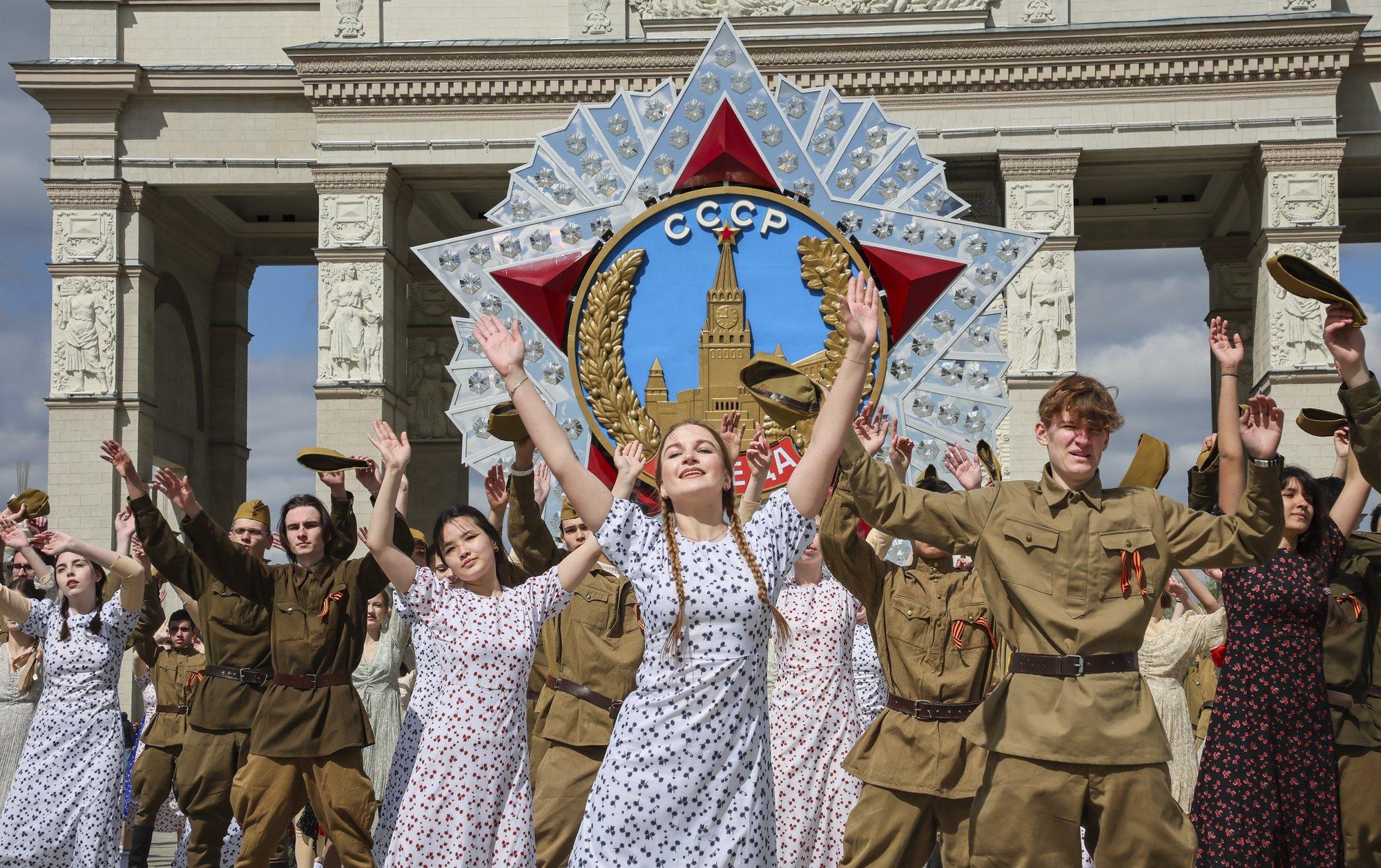 SÕJARAPORT | Peeter Tali: 9. mai paraadid Venemaal on hakanud meenutama religioosseid tseremooniaid