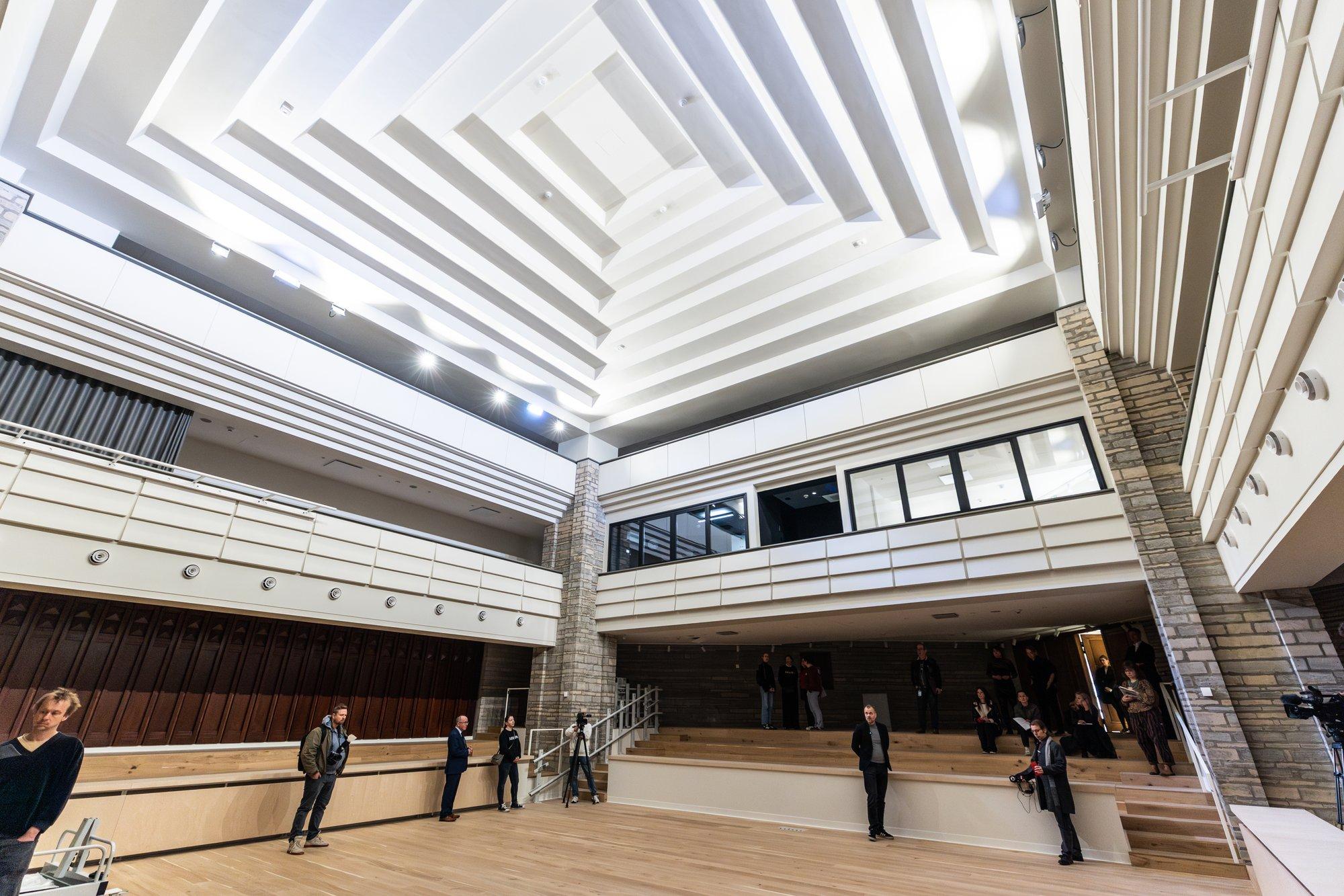 FOTOD | Varasemast rohkem valgust. Rahvusraamatukogu on peaaegu valmis, kuid lugeja pääseb majja alles kahe aasta pärast