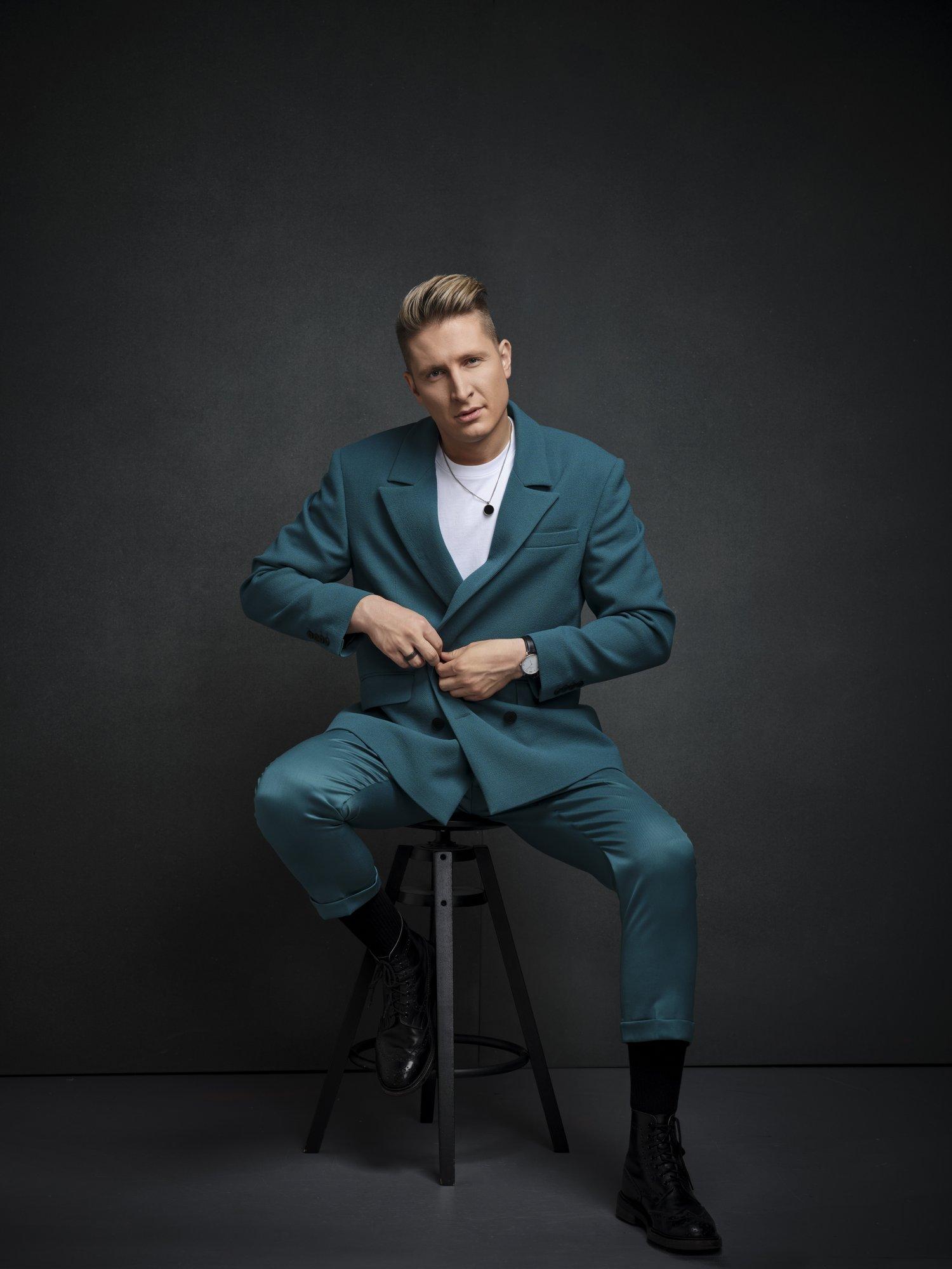 Karl-Erik Taukar sõitis eile hilisõhtul paadiga karile, muusikule tõttas appi mees metsast