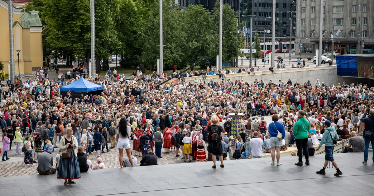 TOIMETAJATÖÖ KÖÖGIPOOL ⟩ Kuidas sünnib rahvamuusikapidu?
