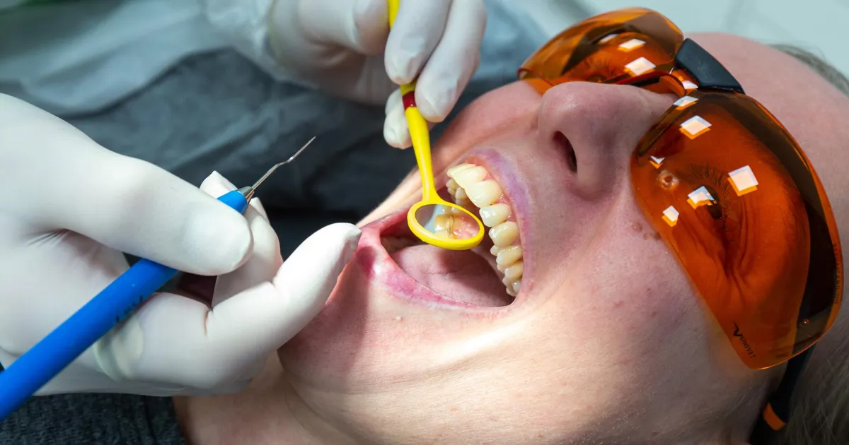 Naljakalt lihtne kalambuur: Eesti hambakliinik viskab kildu ja kutsub inimesi oma hambaid kontrollima