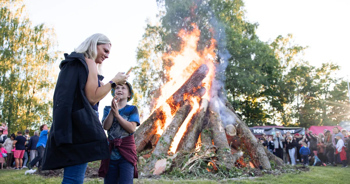 Kuidas selgitab jaanipäeva rahvauskumusi AI ja kuidas teadlane?