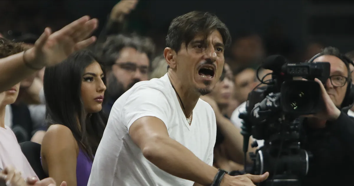 Täielik kaos Kreeka korvpallis: eemaldamised, keskmise sõrme näitamine, ligi aasta pikkune keeld