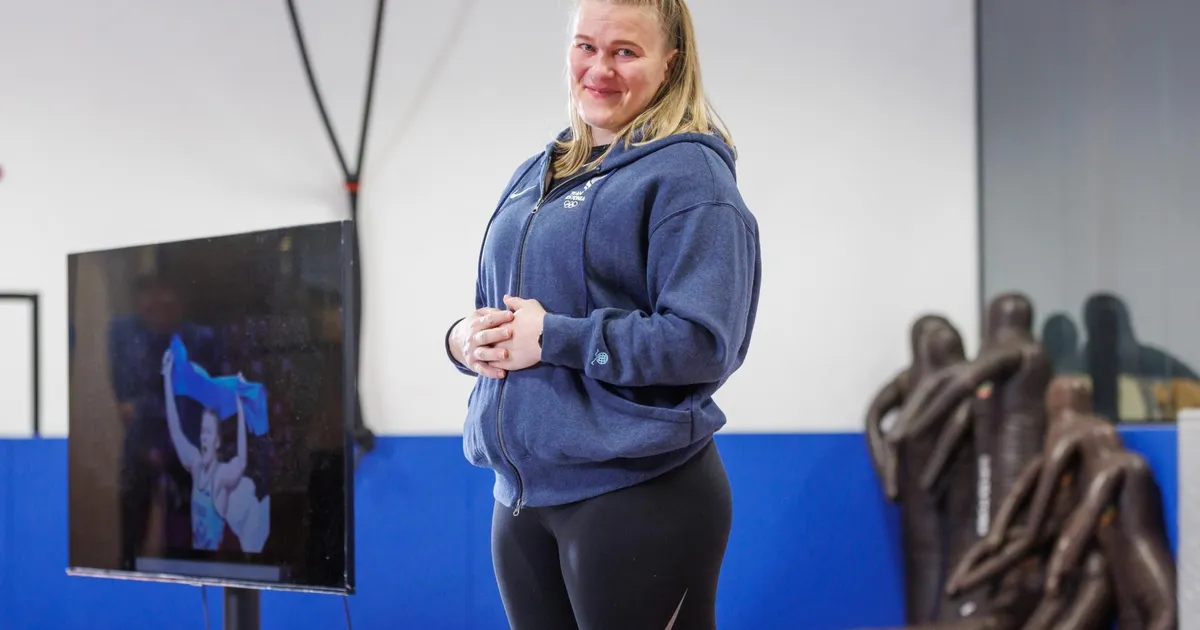 NUNNU KLÕPS ⟩ Naismaadleja Epp Mäe sünnitas pisipoja!