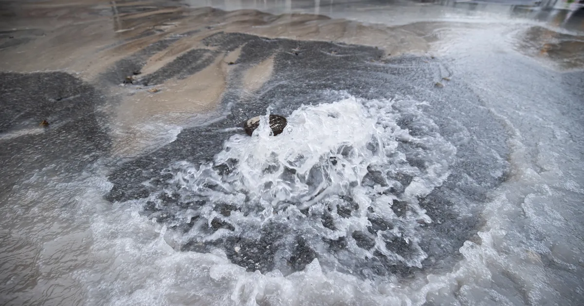 Tallinnas häirib veeavarii Ristiku tänaval liiklust