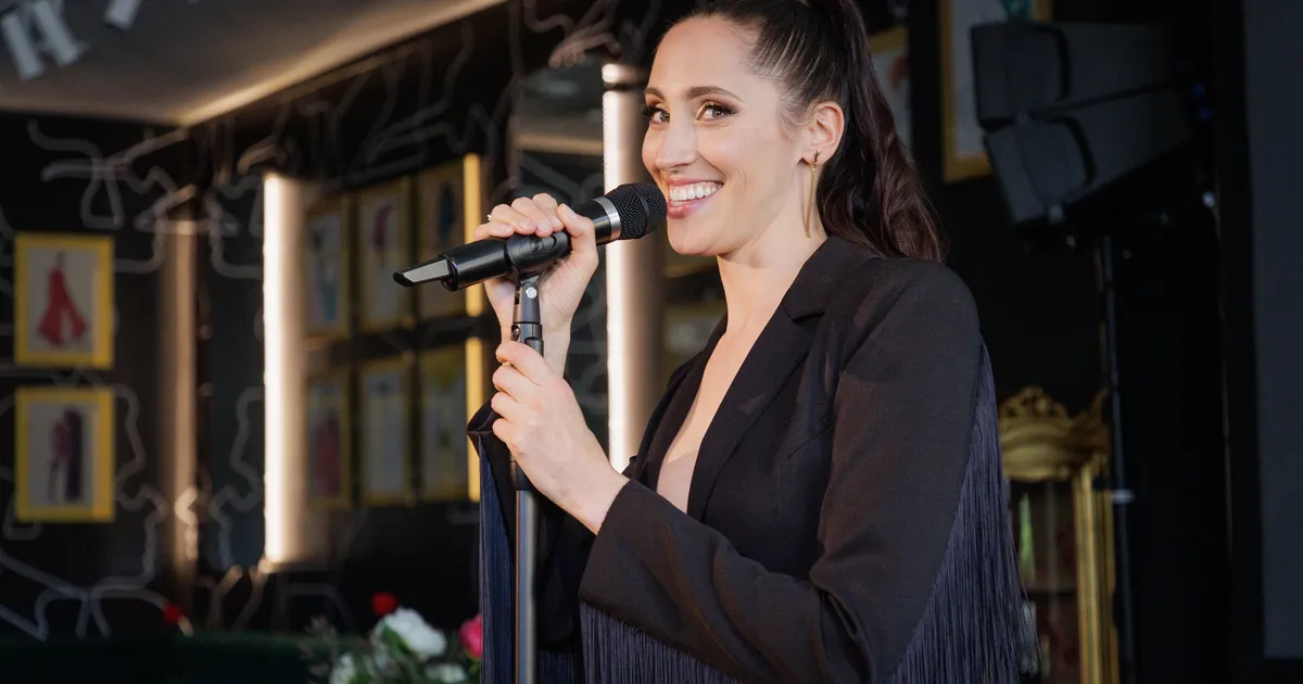 ARMSAD KLÕPSUD ⟩ «Nii isa nägu poiss!» Elina Nechayeva pisipojast on kasvanud tõeline hurmur