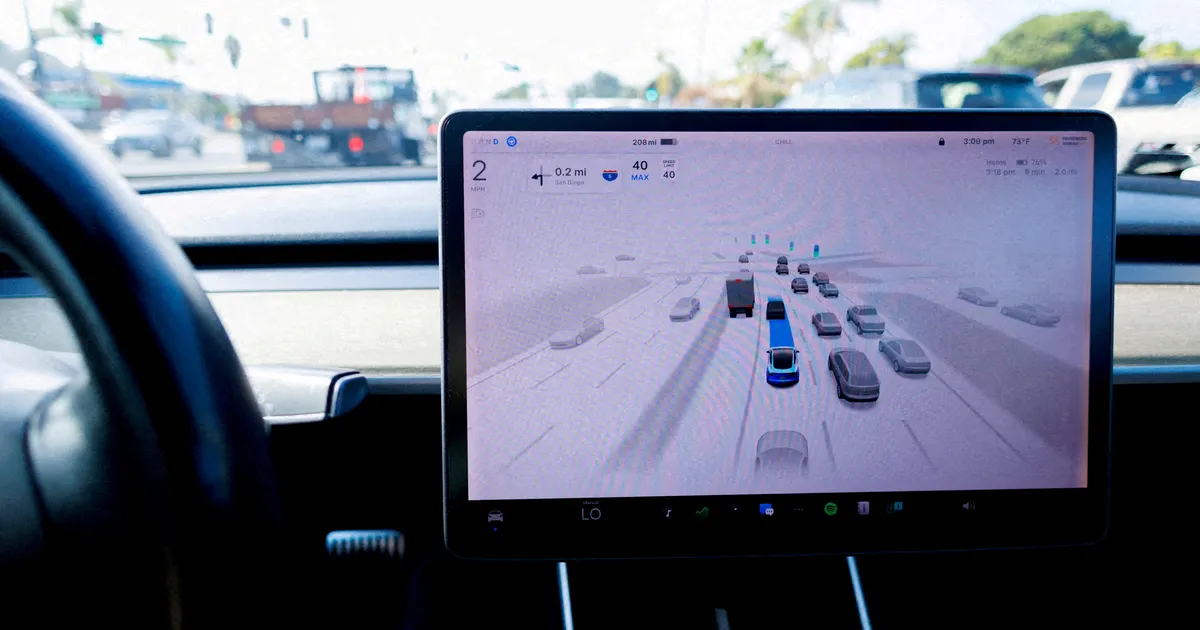 VIDEO ⟩ Tesla katsetas täielikku isejuhtimist Pariisi kõige hullemal ringristmikul