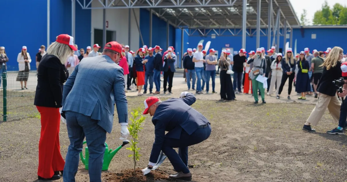 FOTOD ⟩ Linas Agro avas Lätis moodsa seemnetehase