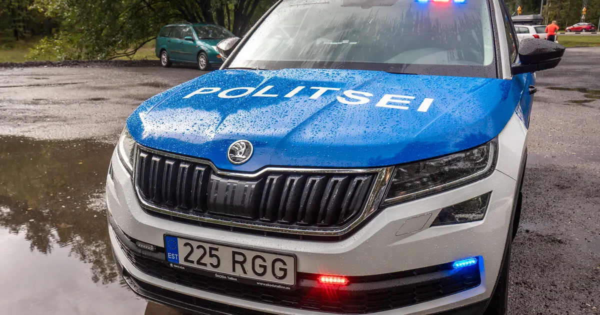 Tagasipööre lõppes kahe auto kokkupõrkega