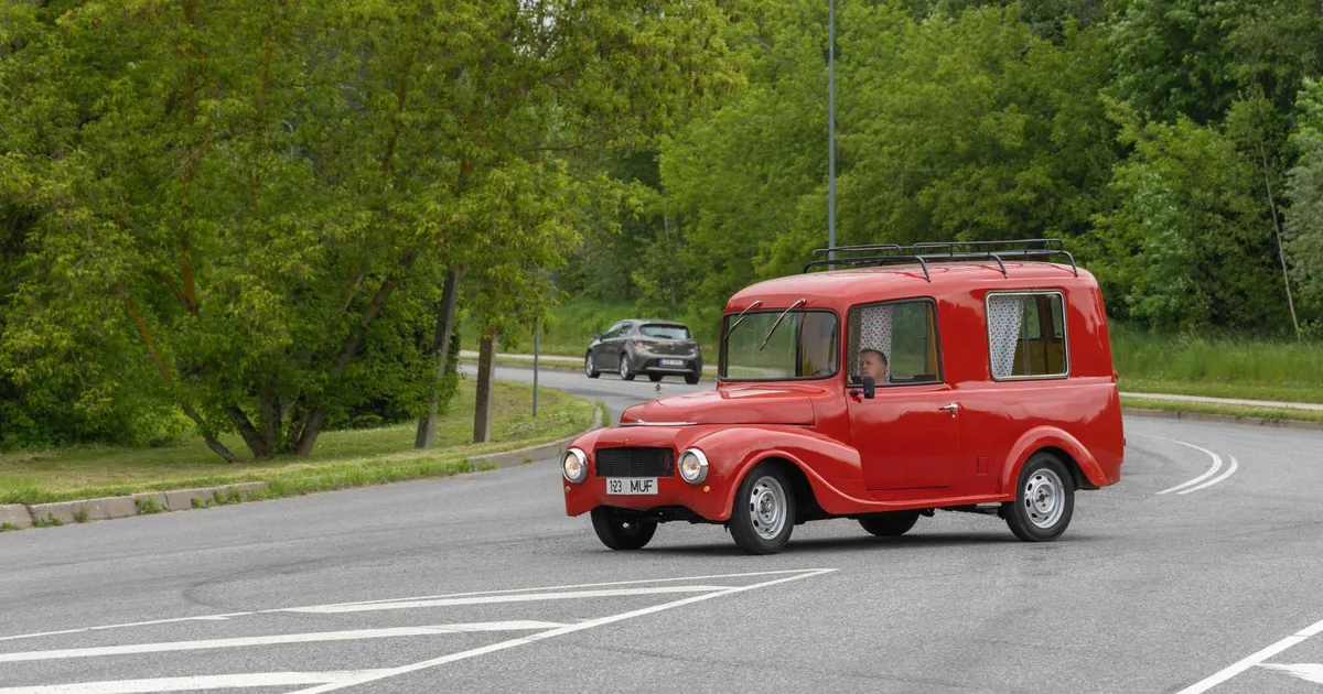 GALERII ⟩ Eesti teatrilukku läinud auto sõitis Viljandisse iluravile