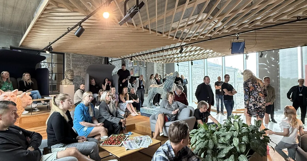 POSTIMEHE AASTAPÄEV ⟩ 168 aastat jäädvustusi Eesti elust, kultuurist ja inimestest