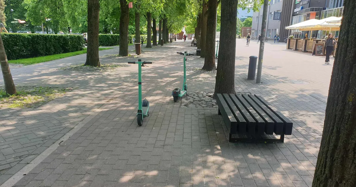 Bolti kaasasutaja tõukerataste parkimisest: kui see väga segab, saab peaaegu igaüks seda liigutada