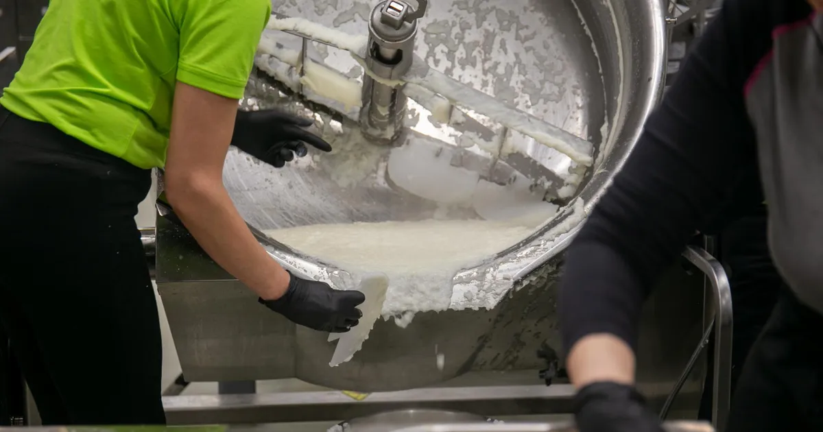 KIIKA KÖÖKI ⟩ Pudrukeetmine suurköögis Pärnu lasteaialastele