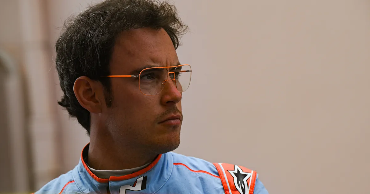 VIDEO ⟩ Neuville sõitis kiviaeda ja katkestas, kaks Rally1 meest keerasid auto katusele