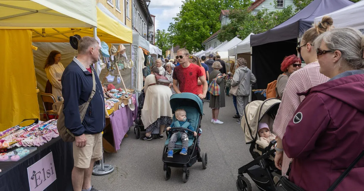 Viljandi hansapäevad ⟩ Sink siit, juustuke sealt, värske kurk keskel. Hansalaat pakub uusi maitseid ja viib kokku vanade tuttavatega