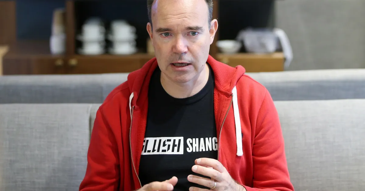 Soome-Eesti vahelist tunnelit lubanud Peter Vesterbacka haridusidu vihastas hiinlased välja