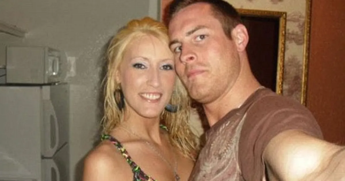 SAATUSLIK TOPELTMÄNG ⟩ Pere hülgamine viis tuntud erootikastaari võika kuriteoni