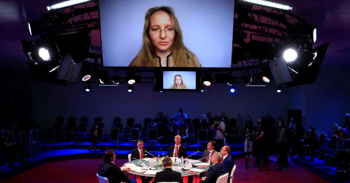 VERINE KASUM PERES ⟩ Putini tütre firma koostas Venemaa koolidele droonitapluse õpiku