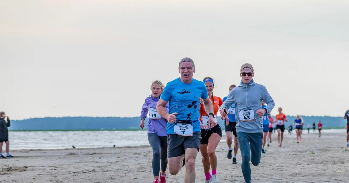 SUUR PILDIGALERII ⟩ Aastajooksjad kolisid rannaliivale