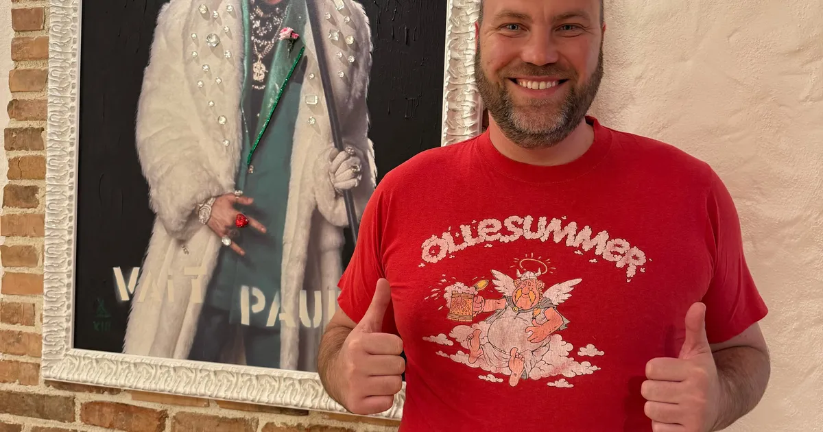 FOTO ⟩ Sten-Erik Jantson sai Danel Pandrelt kingituseks 30 aastat vana esimese Õllesummeri T-särgi