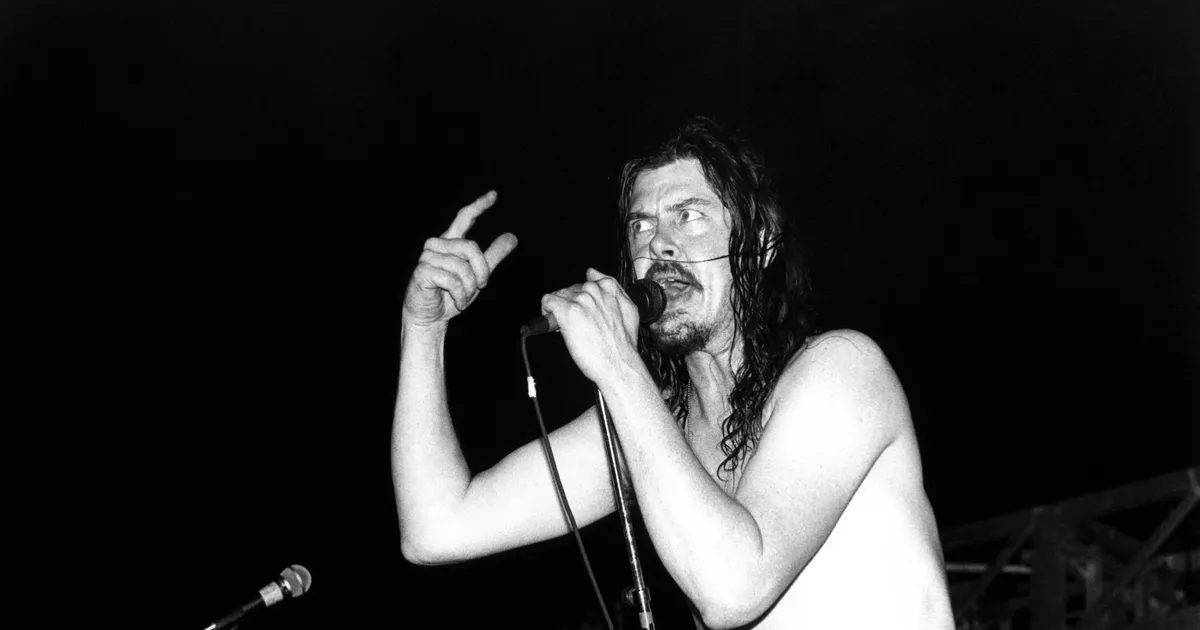 Kultusliku rokkbändi Butthole Surfersi esimees Gibby Haynes esineb Tallinnas