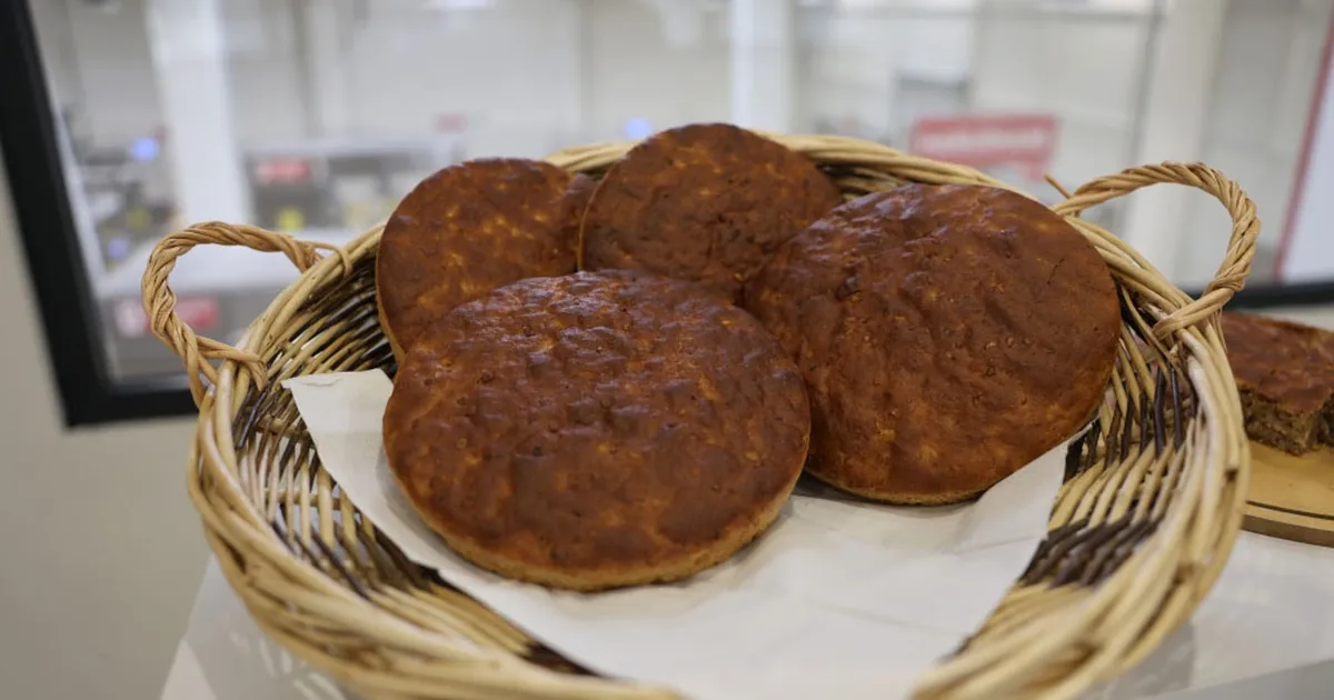 LETID TÜHJAKS ⟩ 5000 aasta vanuse retsepti järgi küpsetatud leib müüs nagu soe sai
