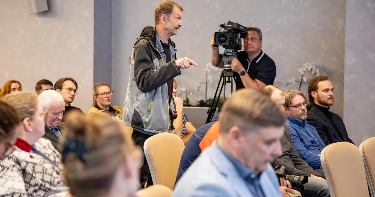 Peatänava arutelu: lindudele joogivett ja jalgratturitele lamavaid politseinikke