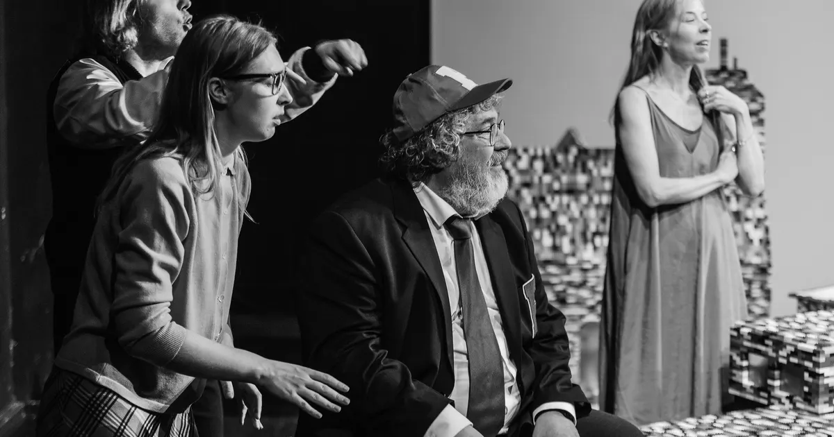 «Juulikuu lumi» Pärnus: mis siis, kui etendus on nii halb, et vaataja enam ei suuda?