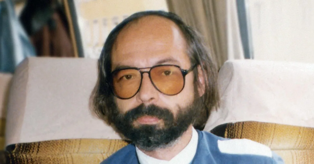 ÜHE LAULU LUGU ⟩ Kuidas sündis „Ta lendab mesipuu poole“