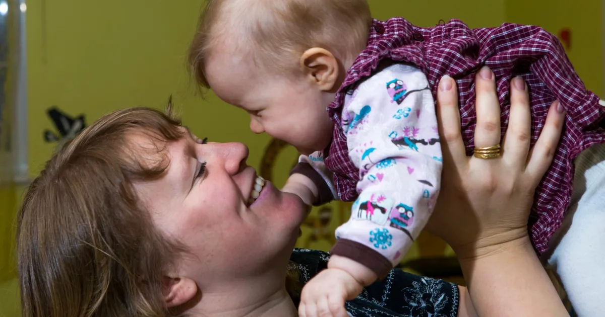 ÕNNE UUS ⟩ Digisisu jätab väikelapse peegelneuronid kängu