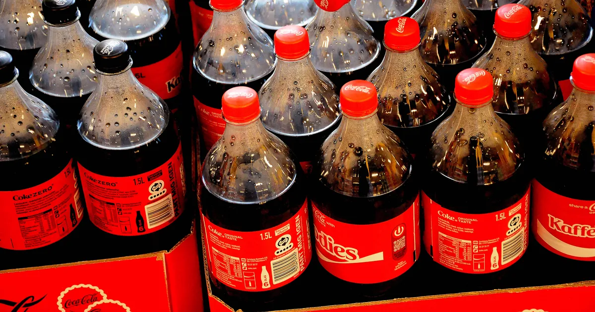 ENE KALLAS ⟩ Nastjad ja Romanid itsitagu pihku, aga meie ütleme: aitäh, Coca-Cola!