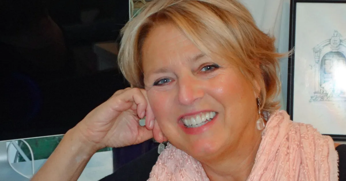 LASTERAAMAT ⟩ Tüdruk lunastab vanemate süüteod ja päästab maailma