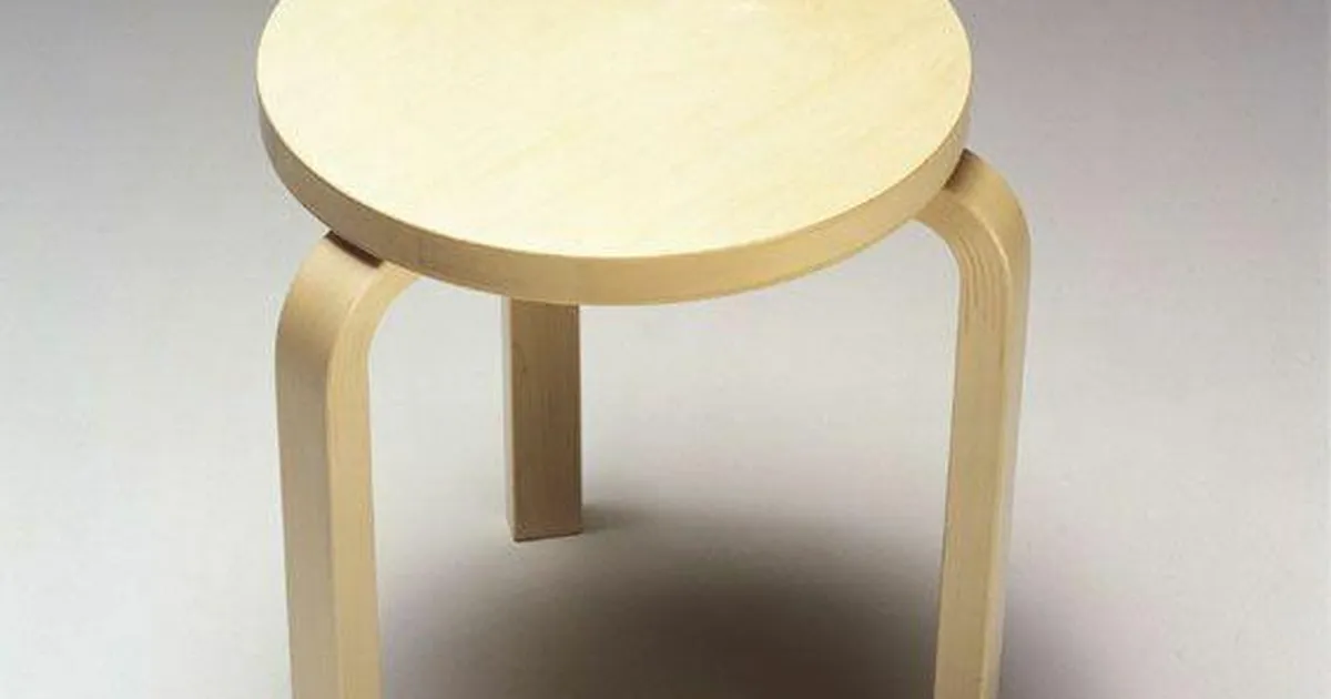 KINDEL LAKS ⟩ Alustame taburetist