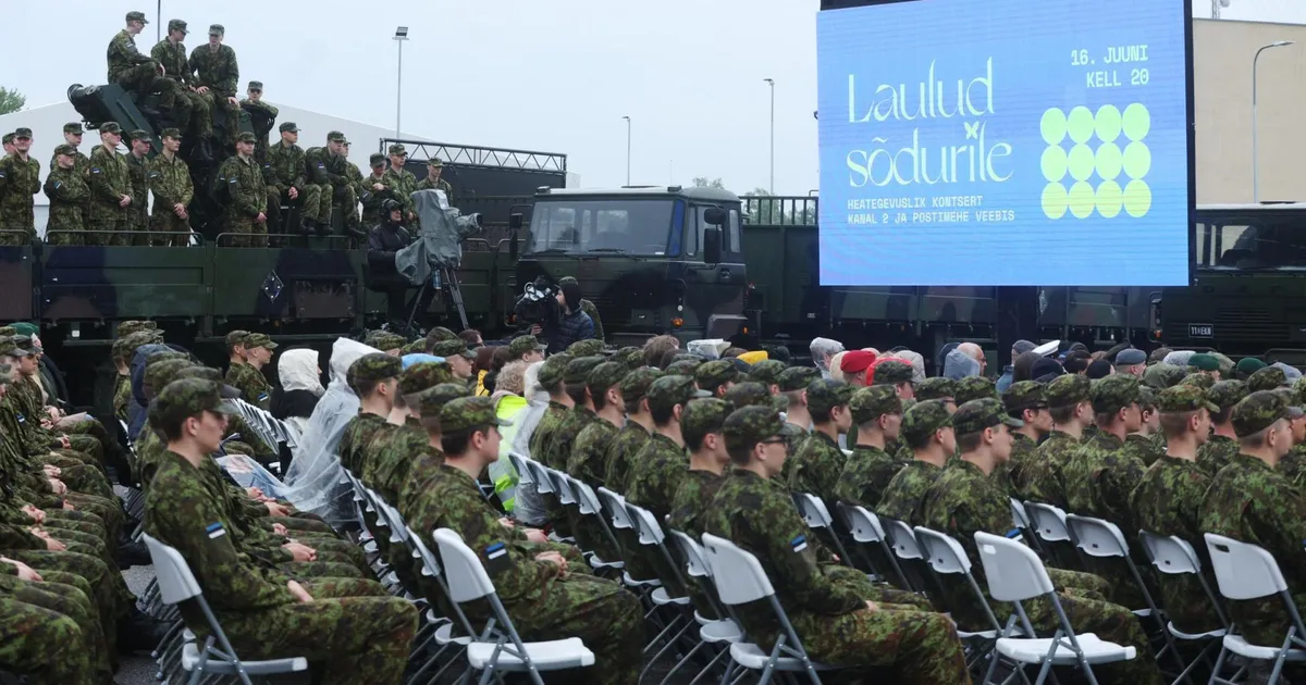 Paldiski linnakus kõlasid laulud sõdurile
