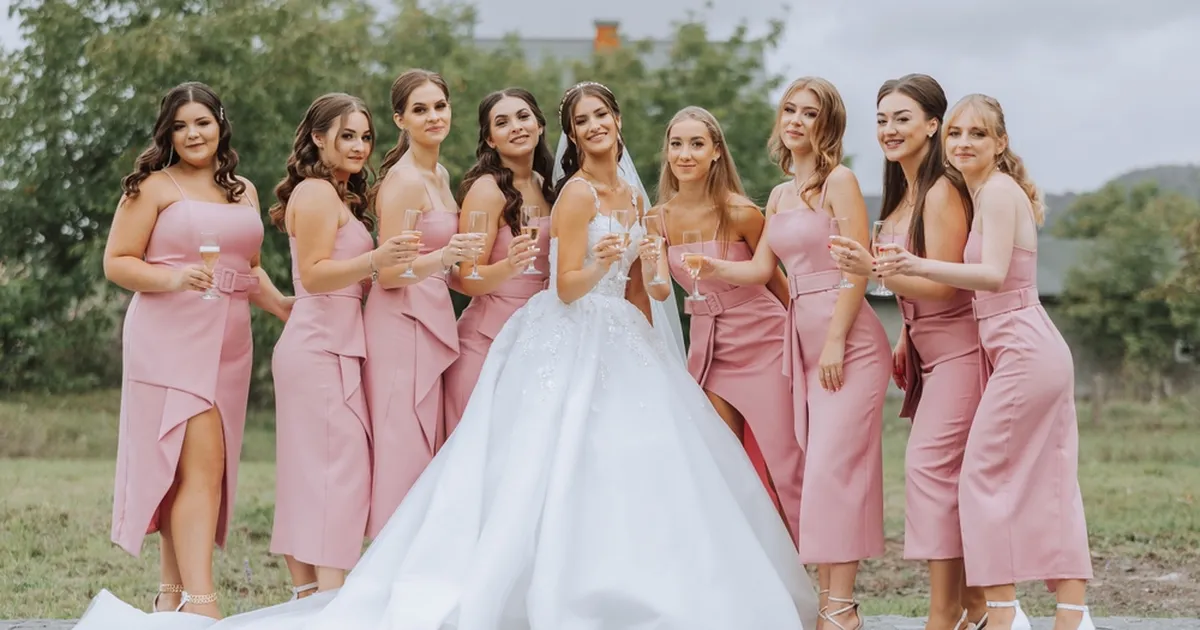 «See tundub nii vale!» Rahaahne pruut ajas sõbrannal kopsu üle maksa