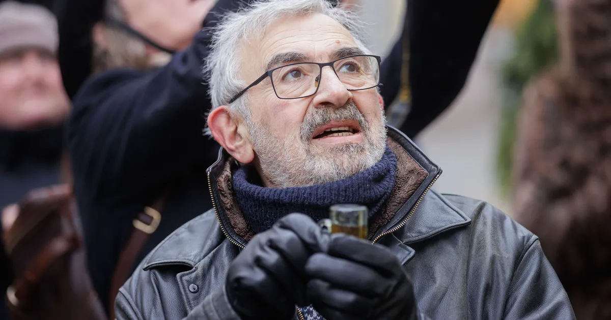 Aleksei Turovski ja Mati Kaal nõuavad riigilt kanade puurispidamise keelustamist